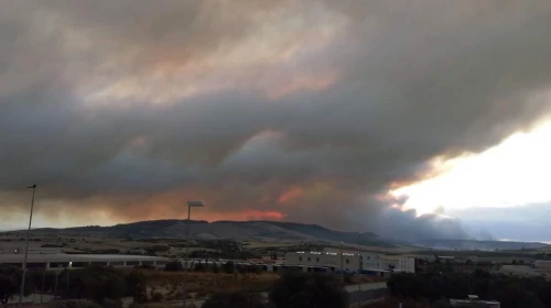 Brucia il bosco difesa grande di Gravina! La nuvola di fumo è imponente